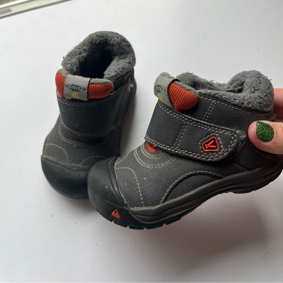 Keen Black and Orange Boots with Waterproof Material and Traction Sole. Size 6 - Picture 3 of 6